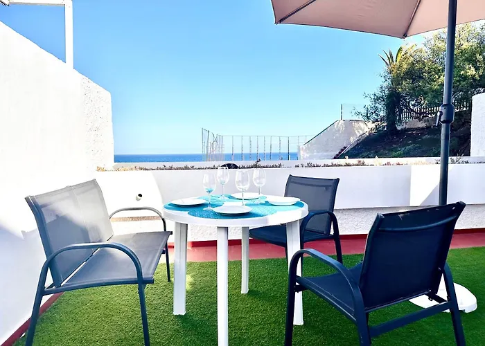 Marina Blue, Las Caletillas